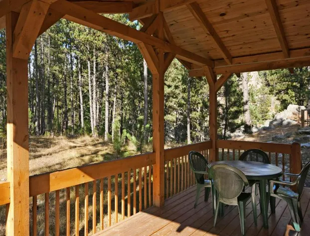 Rock Crest Lodge And Cabins hotel detail image 3