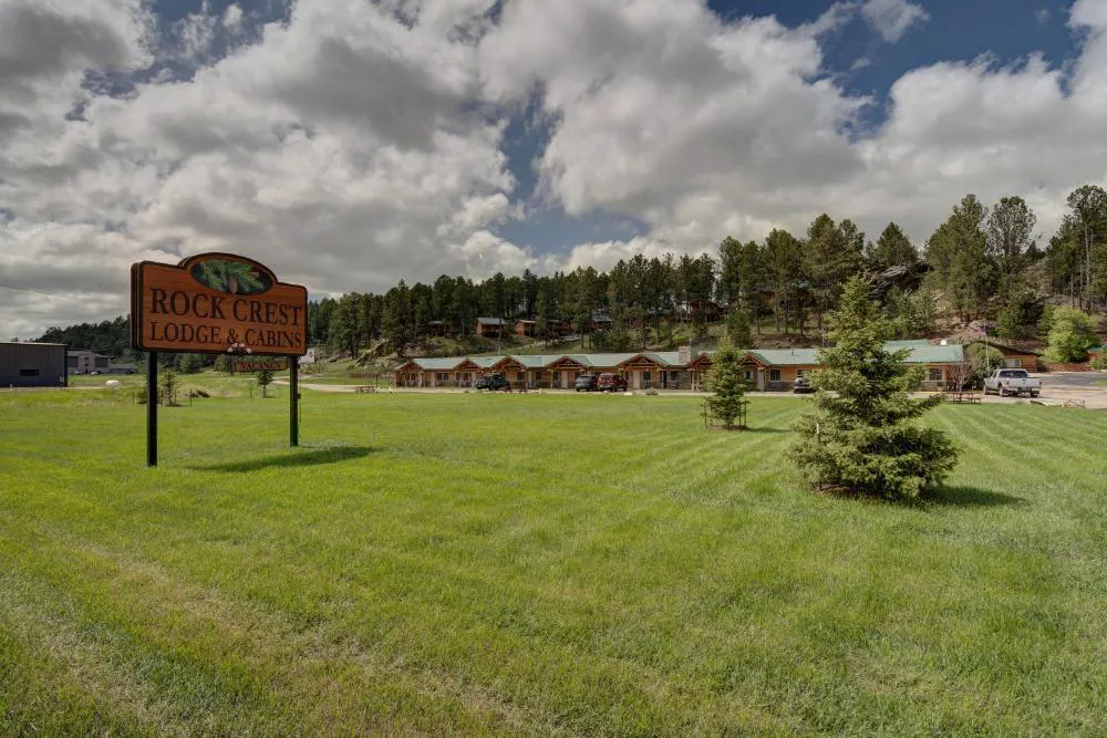 Rock Crest Lodge And Cabins hotel hero