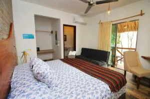 Pancho Villas Bacalar hotel hero