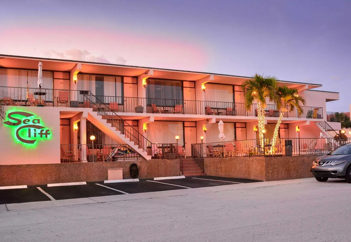 Sea Cliff Motel hotel hero