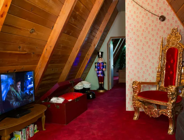 Hicksville Pines Chalets & Motel hotel detail image 1