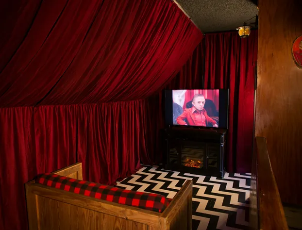 Hicksville Pines Chalets & Motel hotel detail image 3