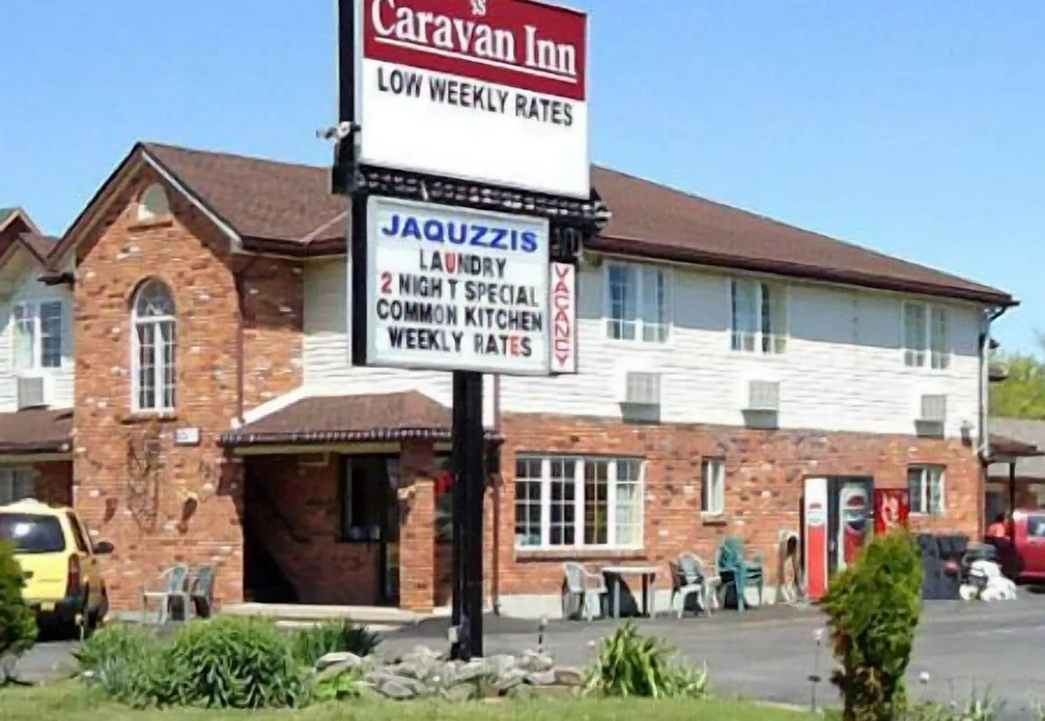 Caravan Inn Motel hotel hero