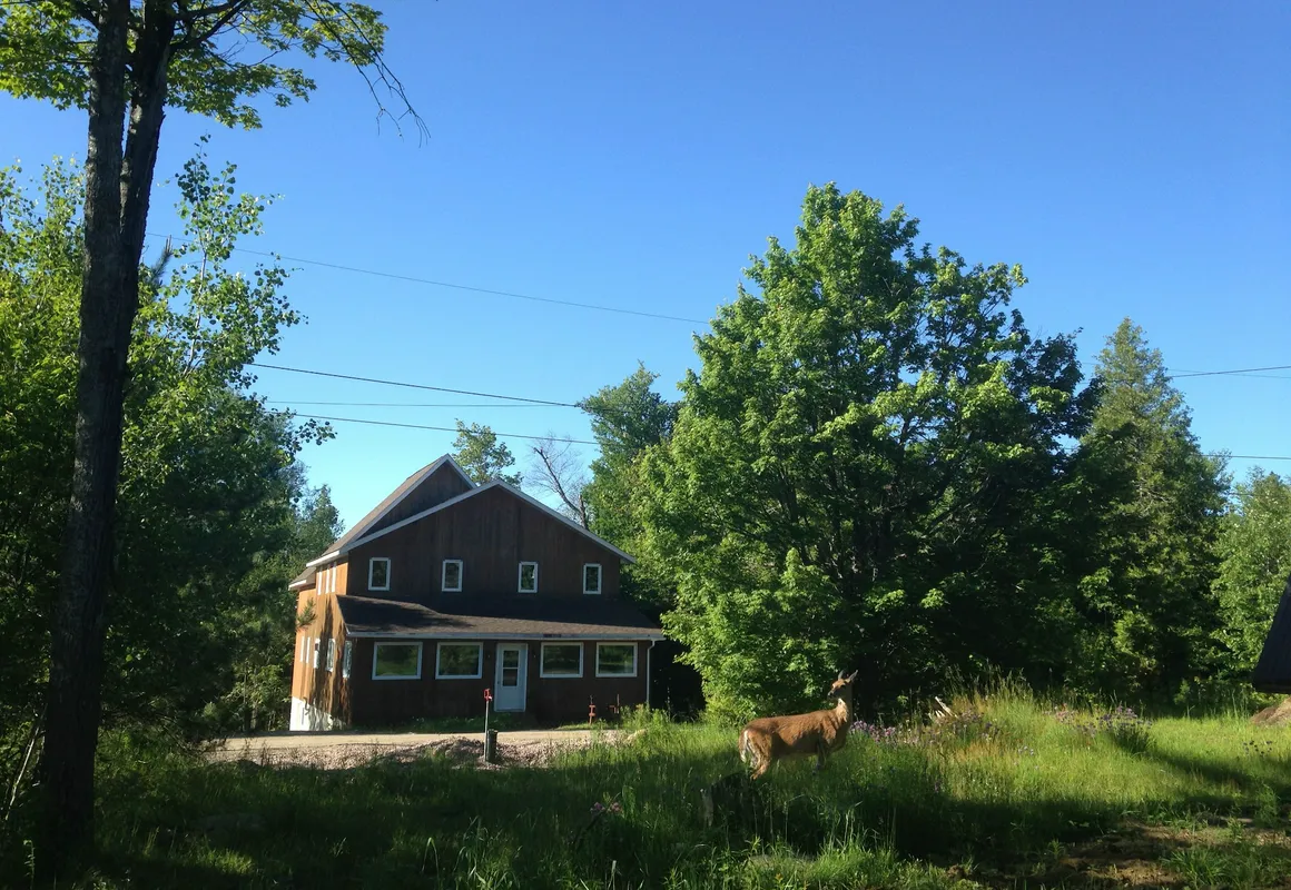 Warbler's Roost Country Inn B&B hotel hero