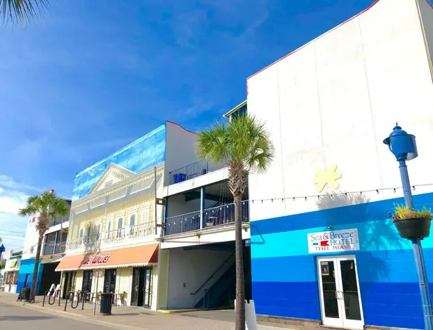 Sea And Breeze Hotel And Condo hotel detail image 4