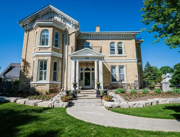 Hughson Hall hotel detail image 2