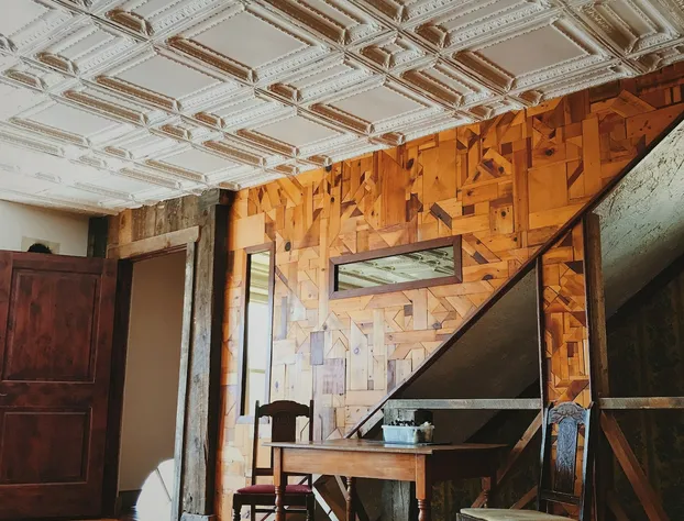 The Avon hotel detail image 2