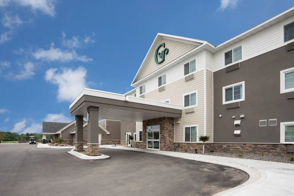 GrandStay Hotel & Suites New London – Spicer hotel hero