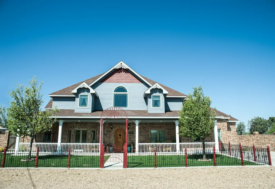 Yellow Rose Inn hotel hero