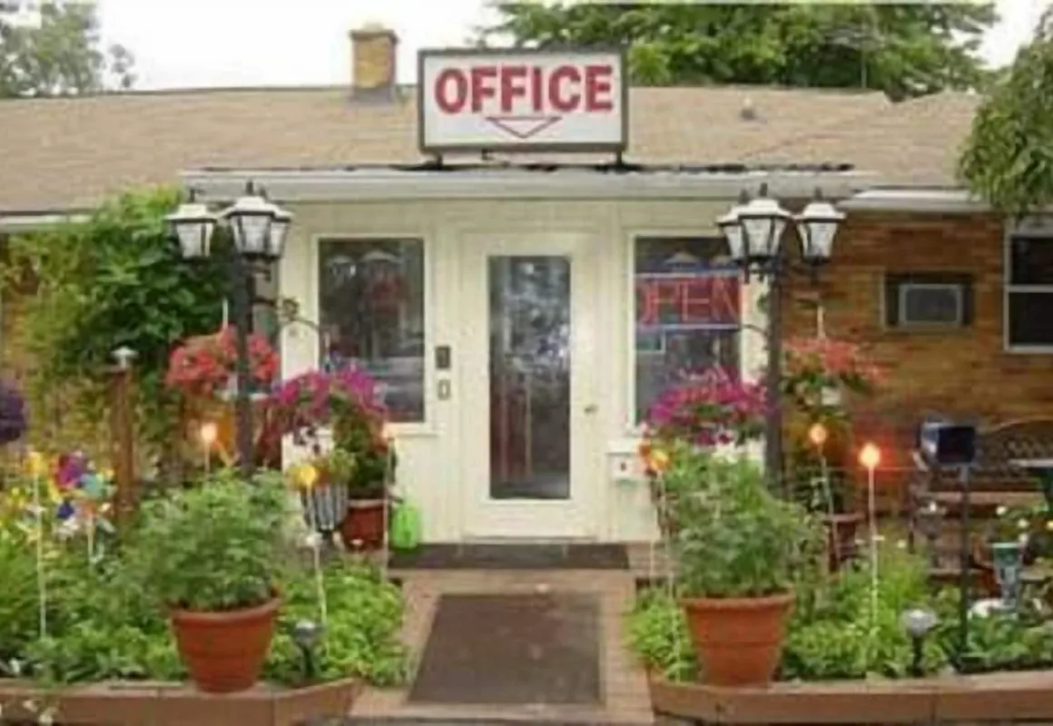 Chateau Motor Lodge hotel hero