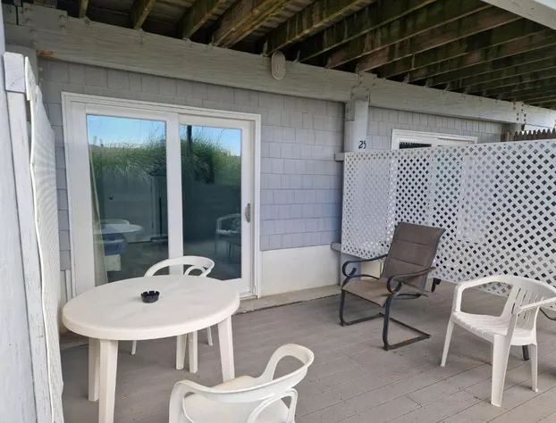 Sandcastle Beachfront Inn hotel detail image 1