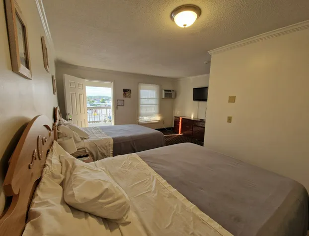 Sandcastle Beachfront Inn hotel detail image 4