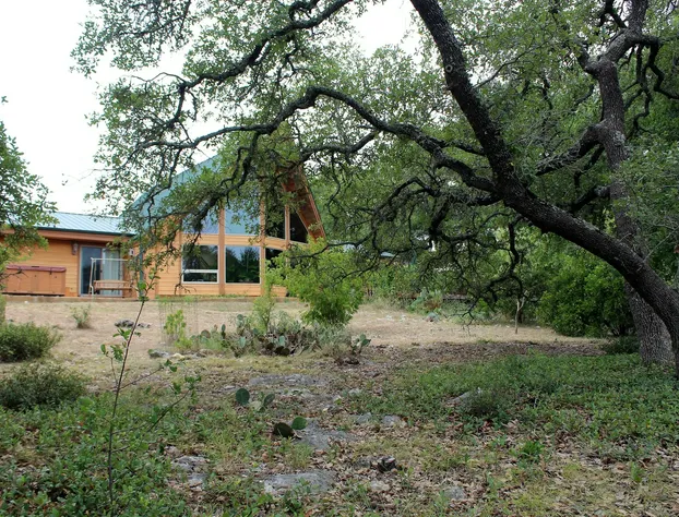 Prow'd House Bed & Breakfast hotel detail image 1