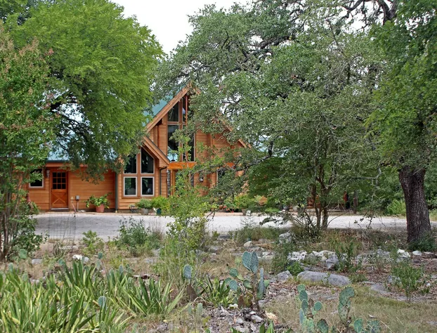 Prow'd House Bed & Breakfast hotel detail image 3