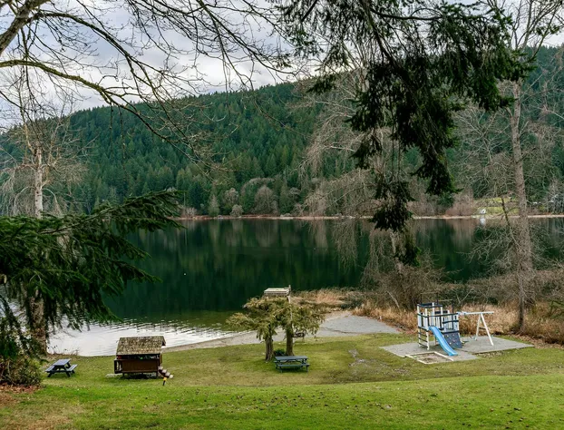 Green Acres Lakeside Resort Salt Spring Island hotel detail image 1
