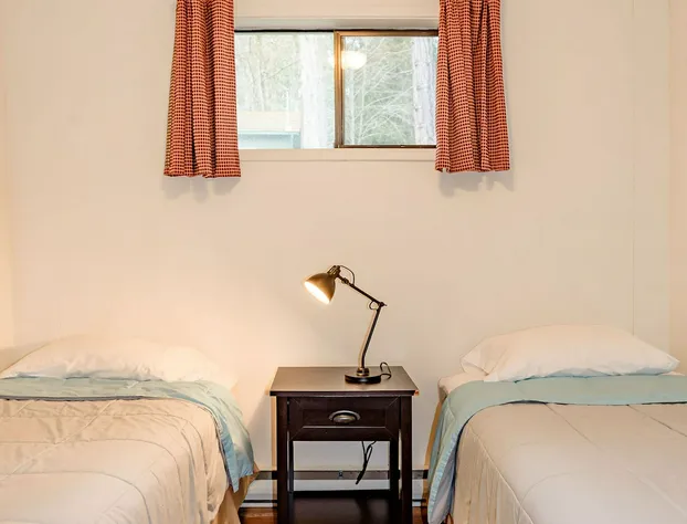 Green Acres Lakeside Resort Salt Spring Island hotel detail image 2