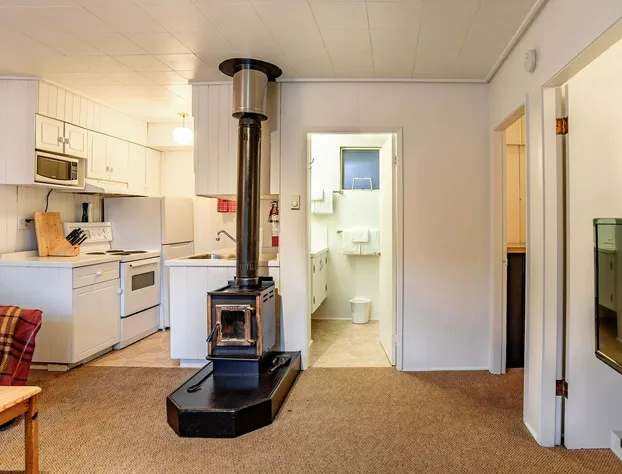 Green Acres Lakeside Resort Salt Spring Island hotel detail image 4