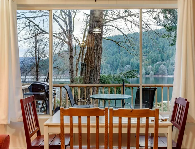 Green Acres Lakeside Resort Salt Spring Island hotel detail image 4