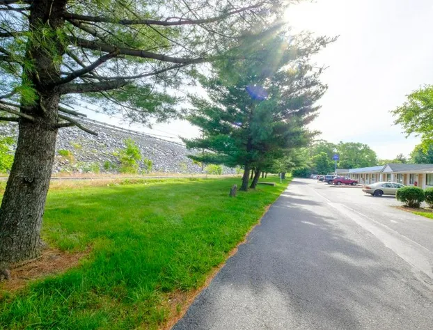 American Inn hotel detail image 2