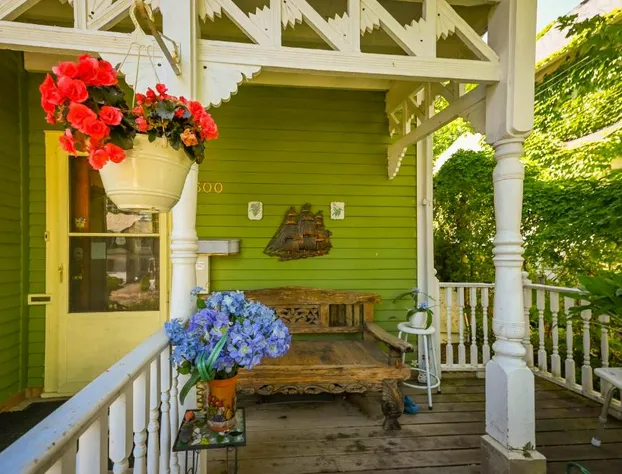 Niagara Inn Bed & Breakfast hotel detail image 1