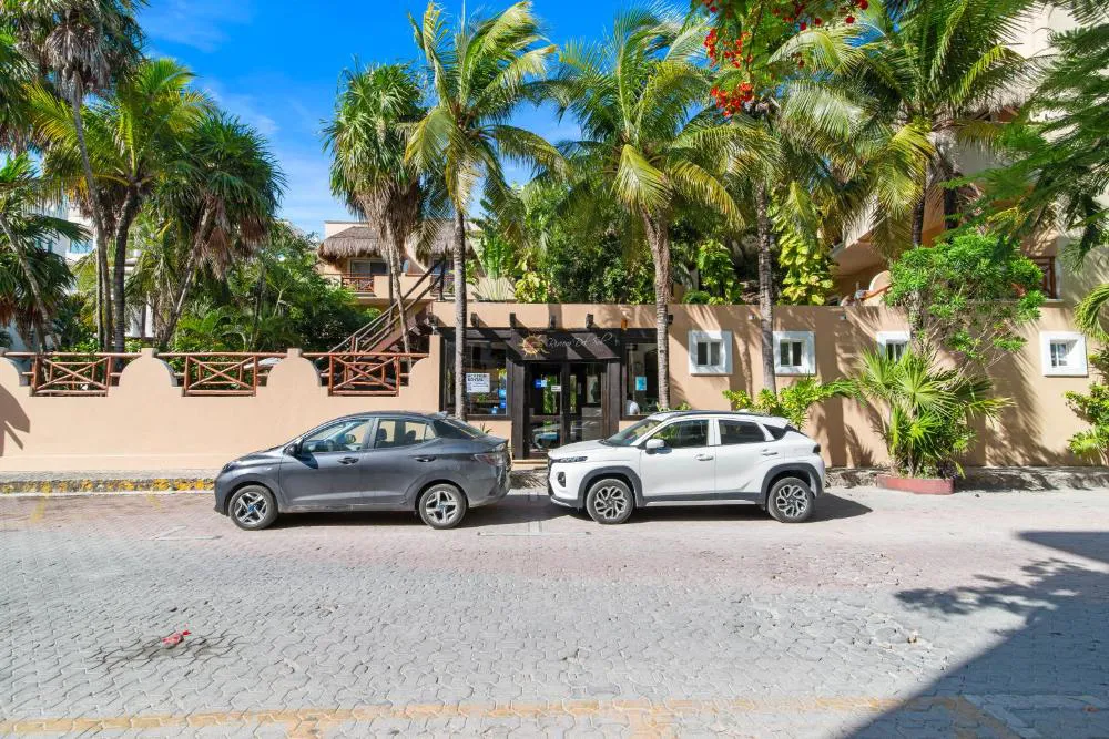 Riviera del Sol hotel hero