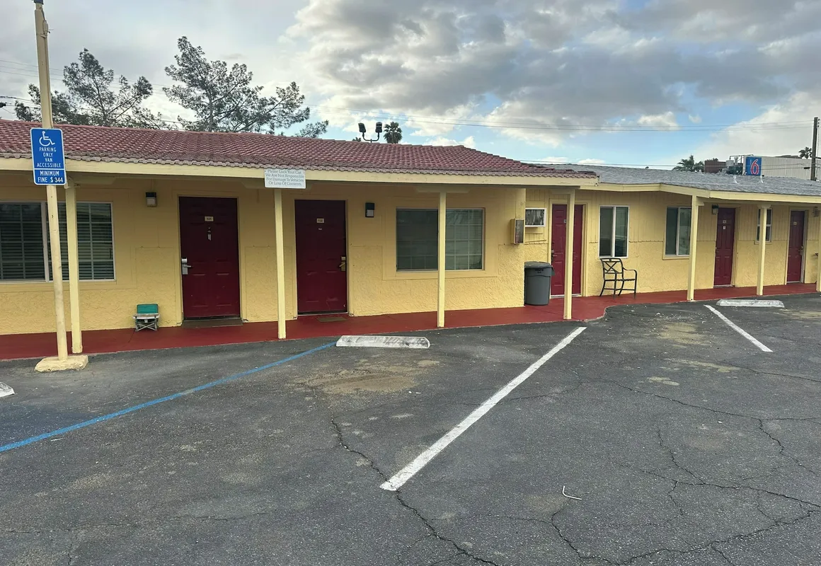 Ruta Motel hotel hero