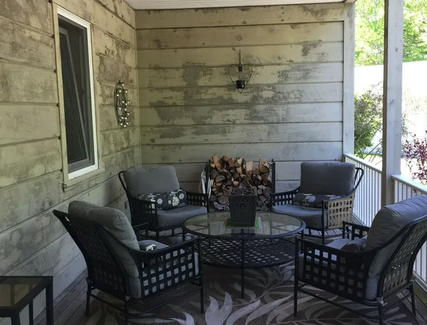 The Luckenbooth hotel detail image 2