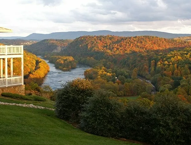 Inn at Riverbend hotel detail image 3