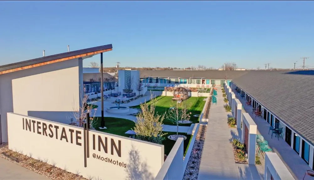 Interstate Inn hotel hero