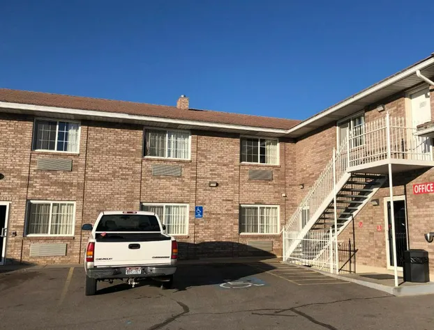 Ameri-Stay Inn & Suites hotel detail image 1