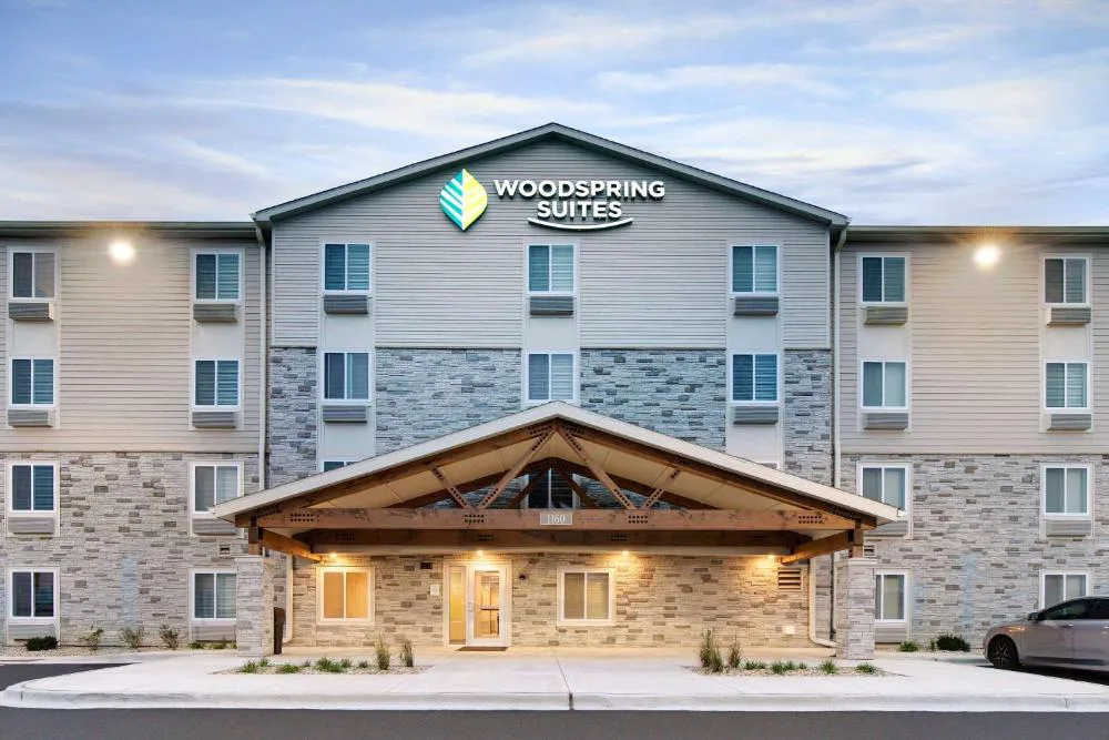WoodSpring Suites Carol Stream - Chicago hotel hero