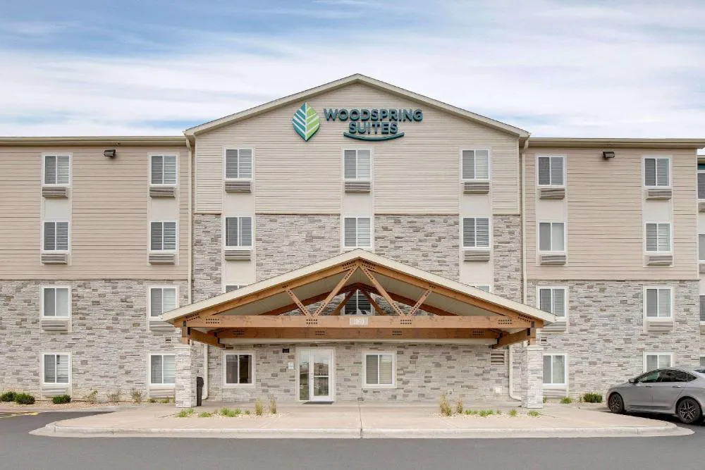 WoodSpring Suites Carol Stream - Chicago hotel hero