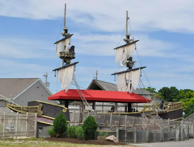 Grand Islander Hotel hotel detail image 1