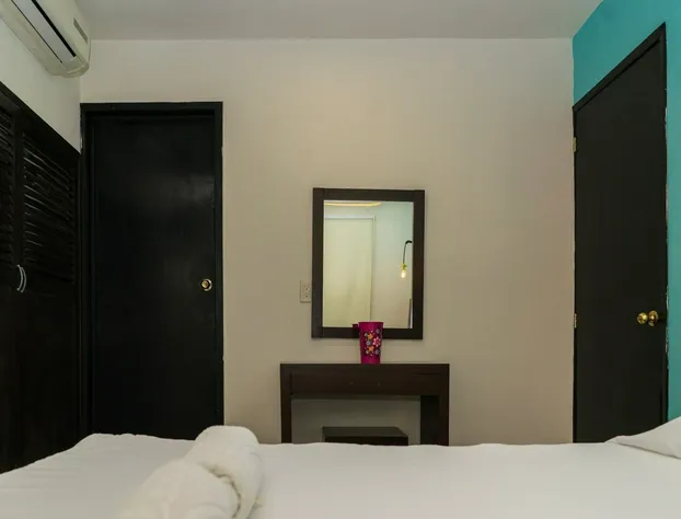 Hotel Puesta de Sol calle cuba hotel detail image 4