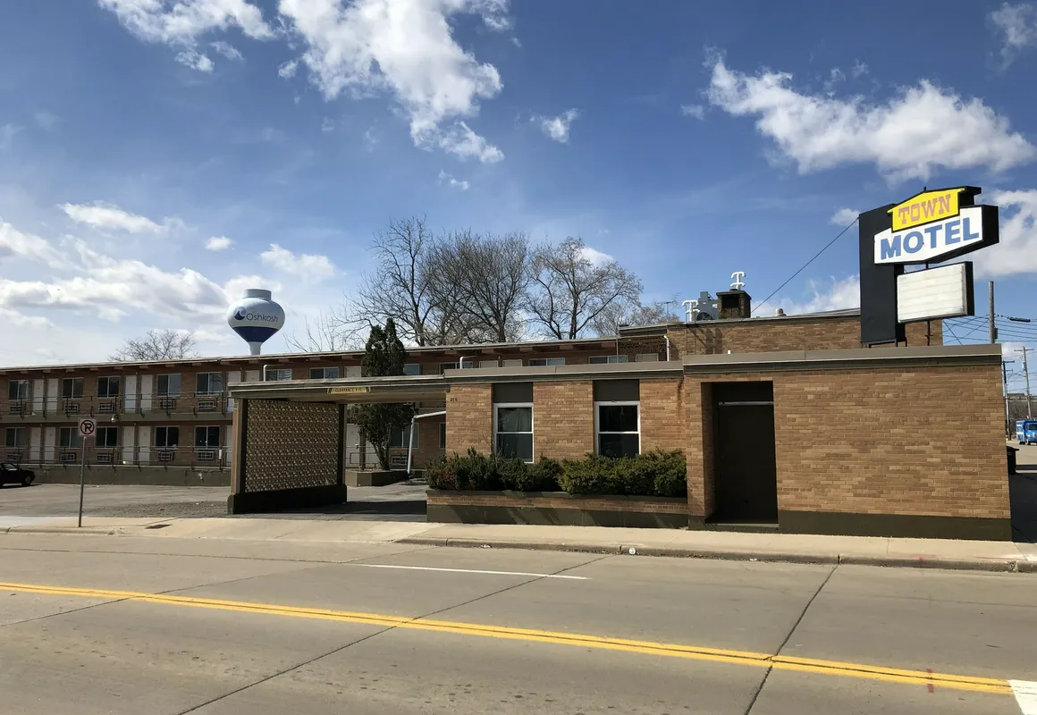 Town Motel hotel hero