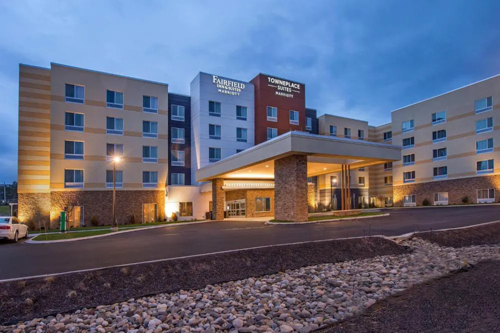 Fairfield Inn & Suites by Marriott Altoona hotel hero