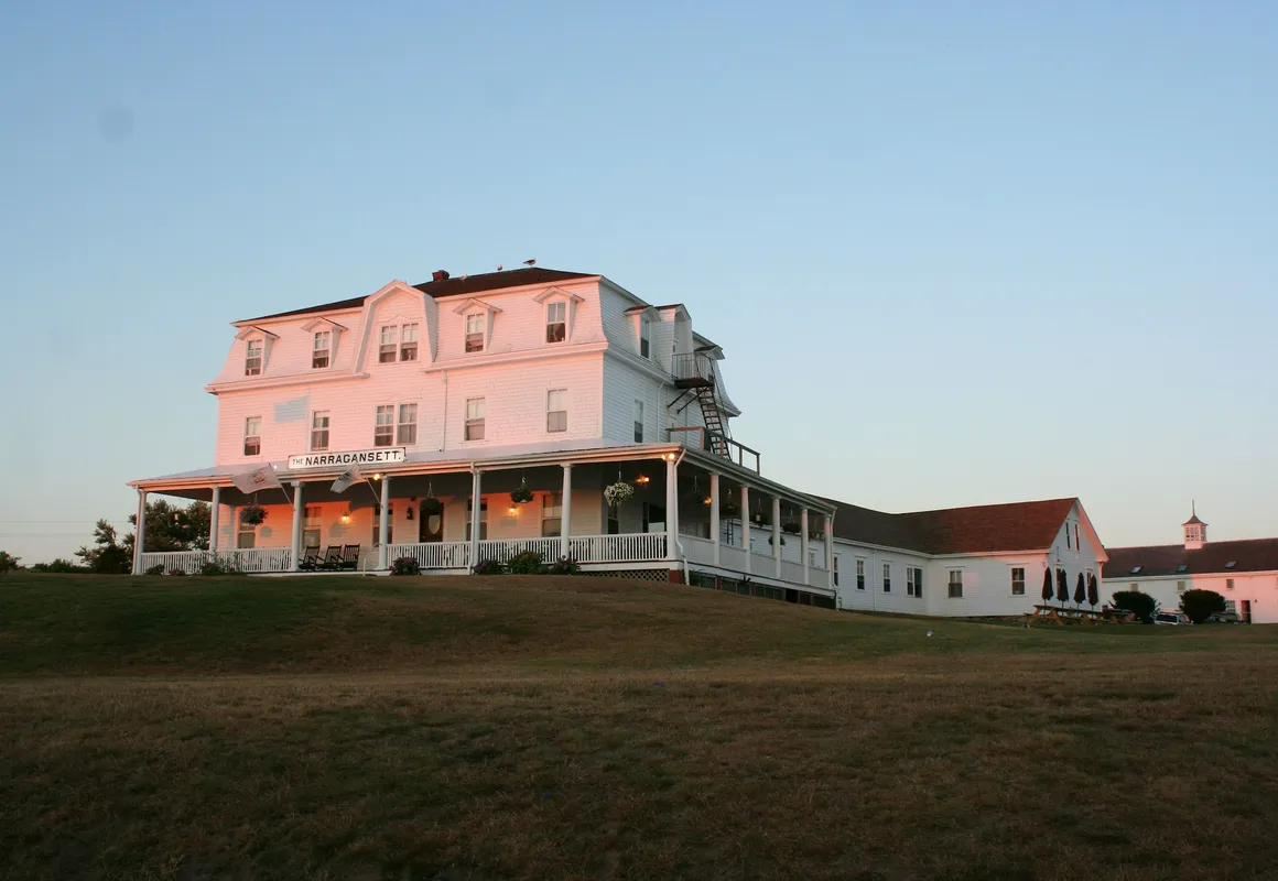 Narragansett Inn hotel hero