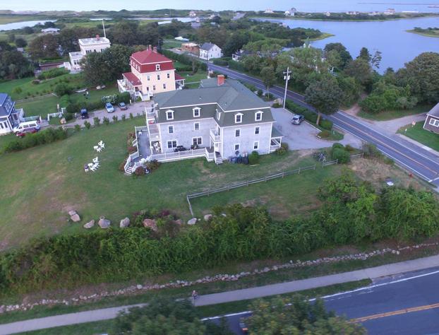 Payne's Harbor View Inn hotel detail image 1