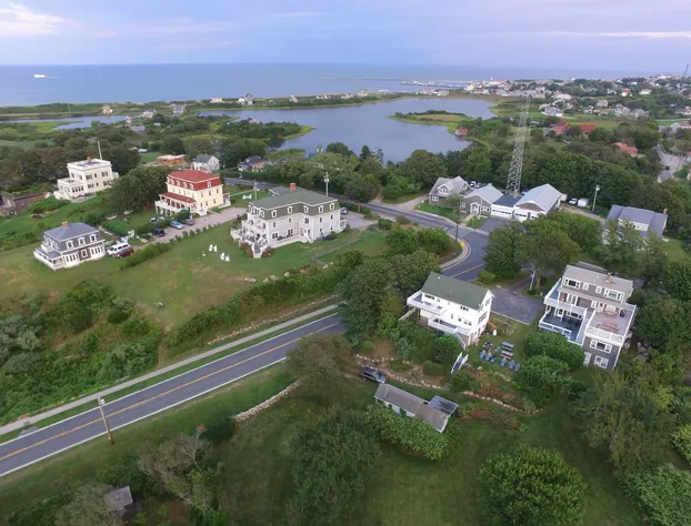 Payne's Harbor View Inn hotel detail image 3