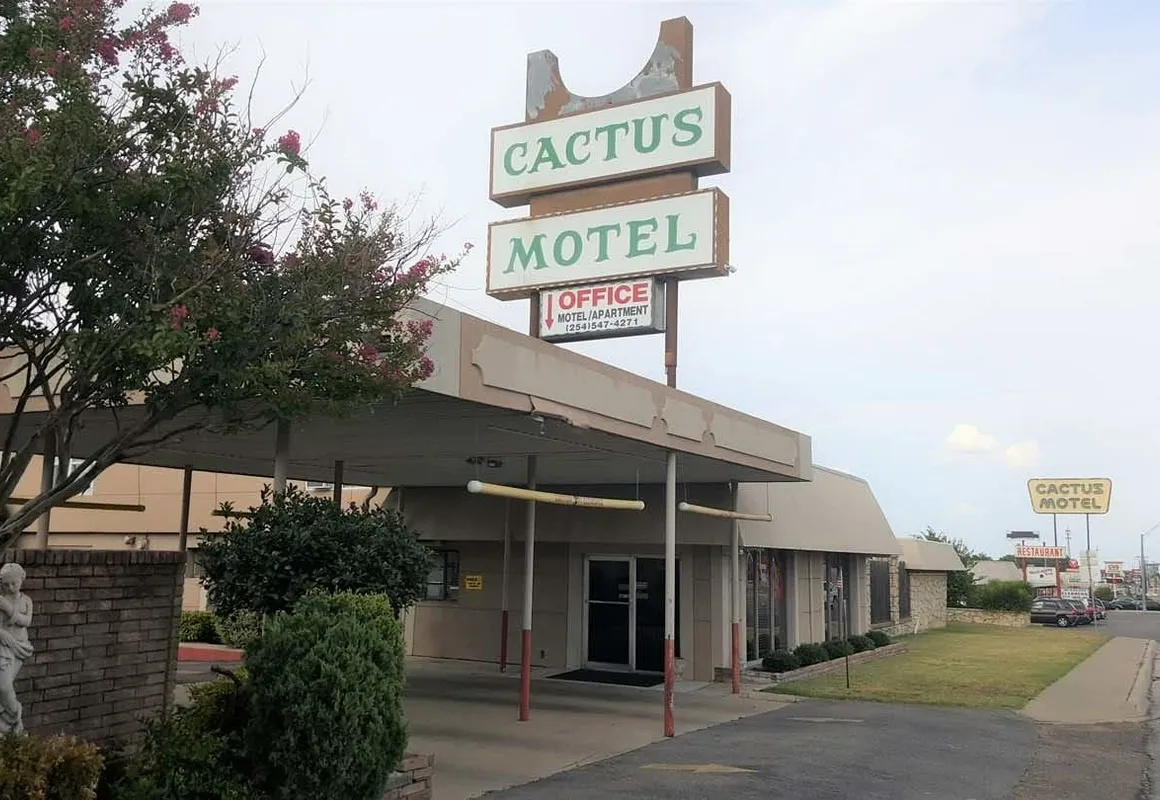Cactus Inn and Suites hotel hero