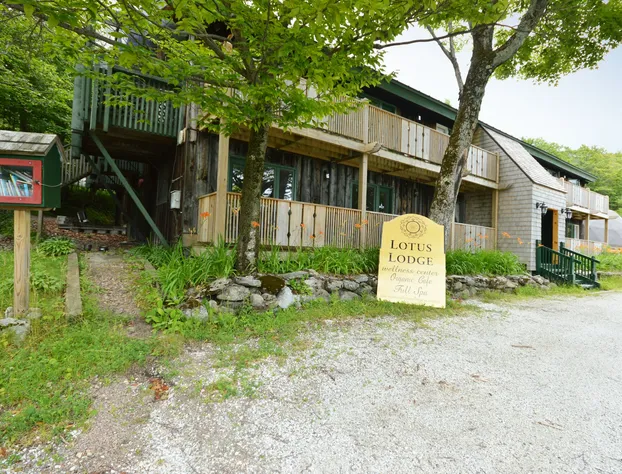 Lotus Mountain Retreat hotel detail image 2