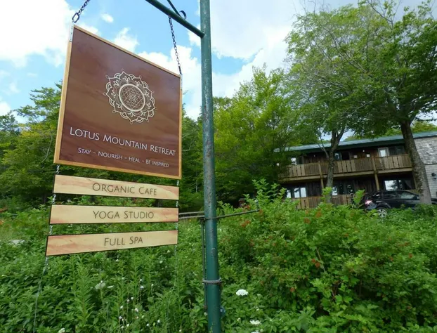 Lotus Mountain Retreat hotel detail image 4