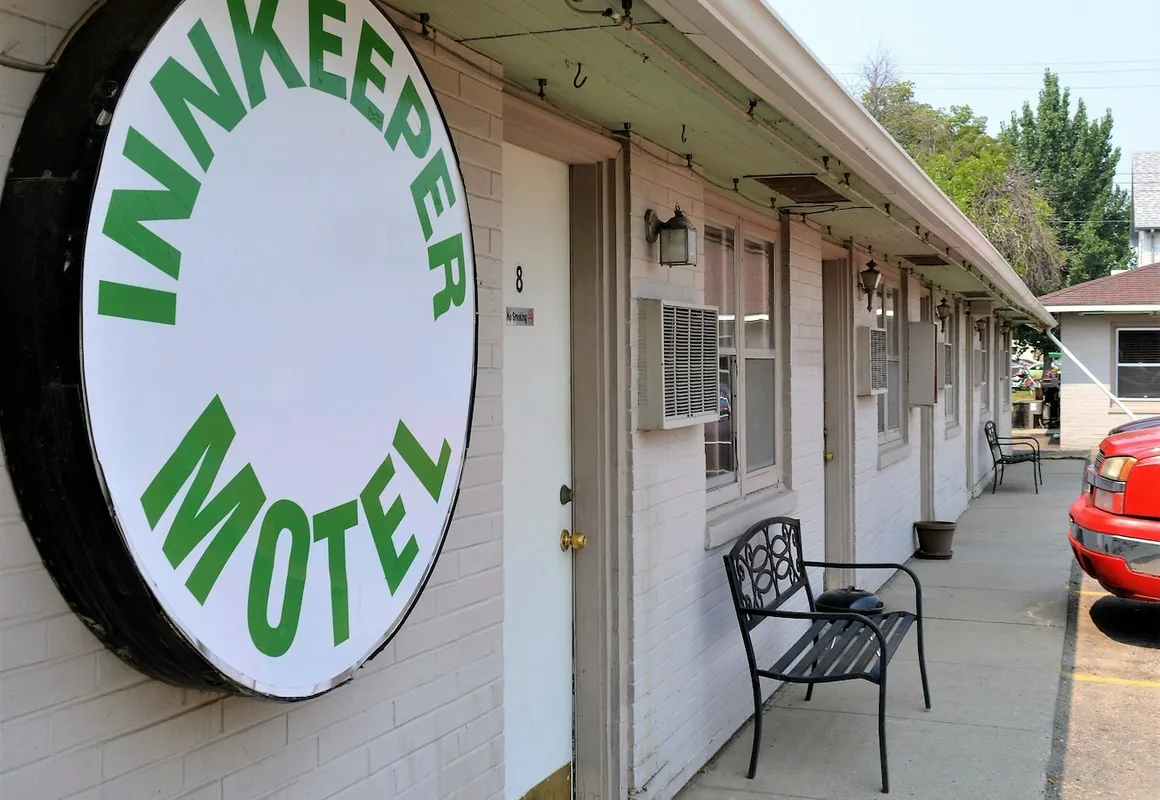 Innkeeper Motel hotel hero