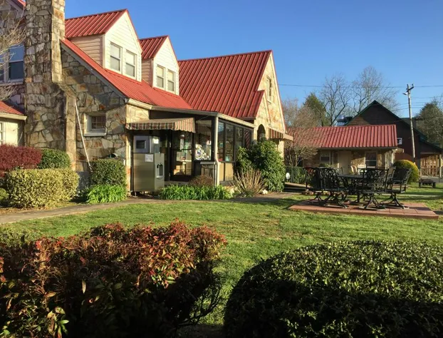 Phillips Historic Motel & Cottages hotel detail image 3