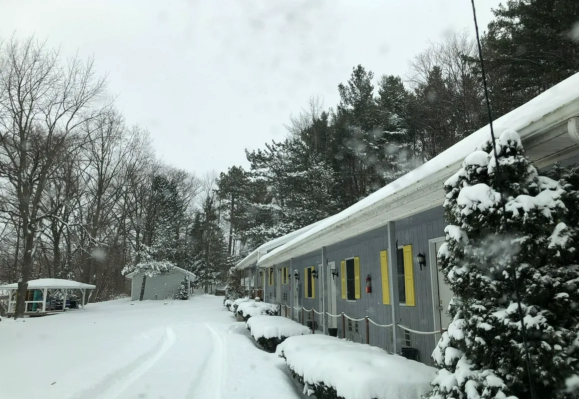 Captain's Cove hotel hero