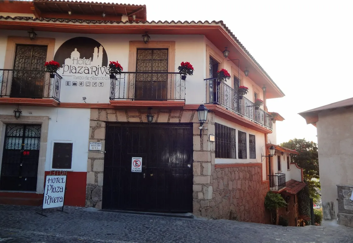 Hotel Plaza Rivera hotel hero