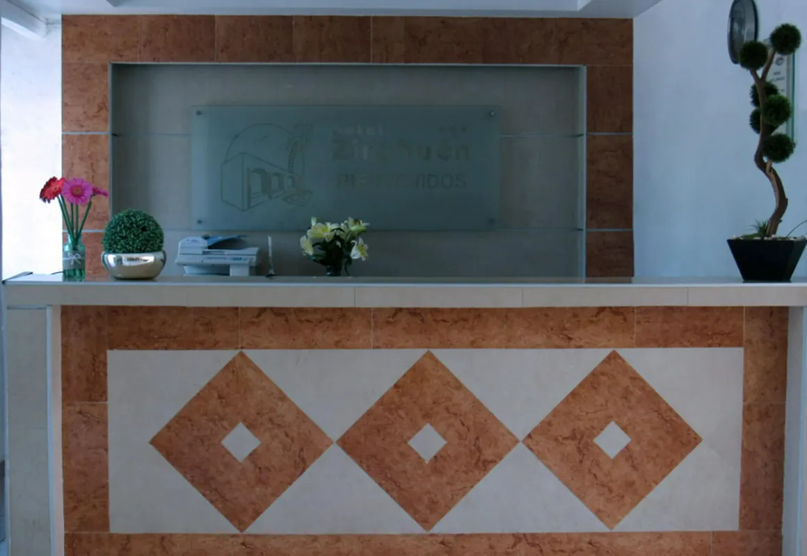 Hotel Zirahuen hotel hero