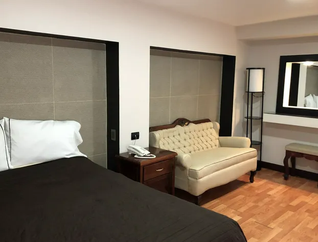 Hotel del Rey hotel detail image 3