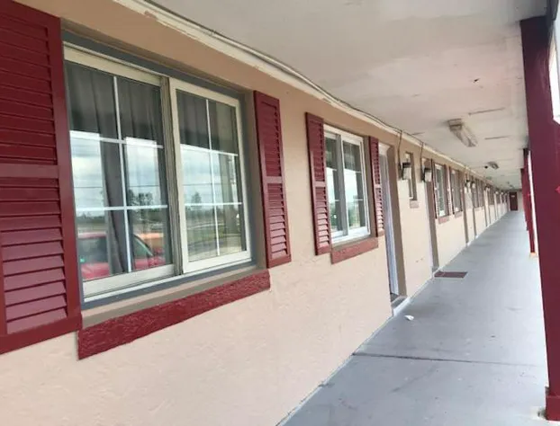 Sunset Inn hotel detail image 1