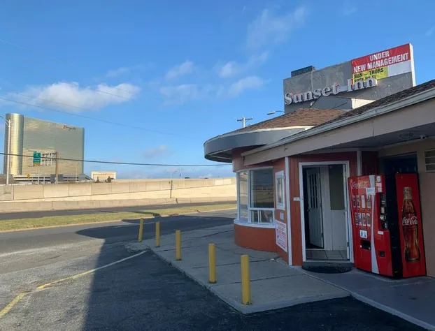 Sunset Inn hotel detail image 2